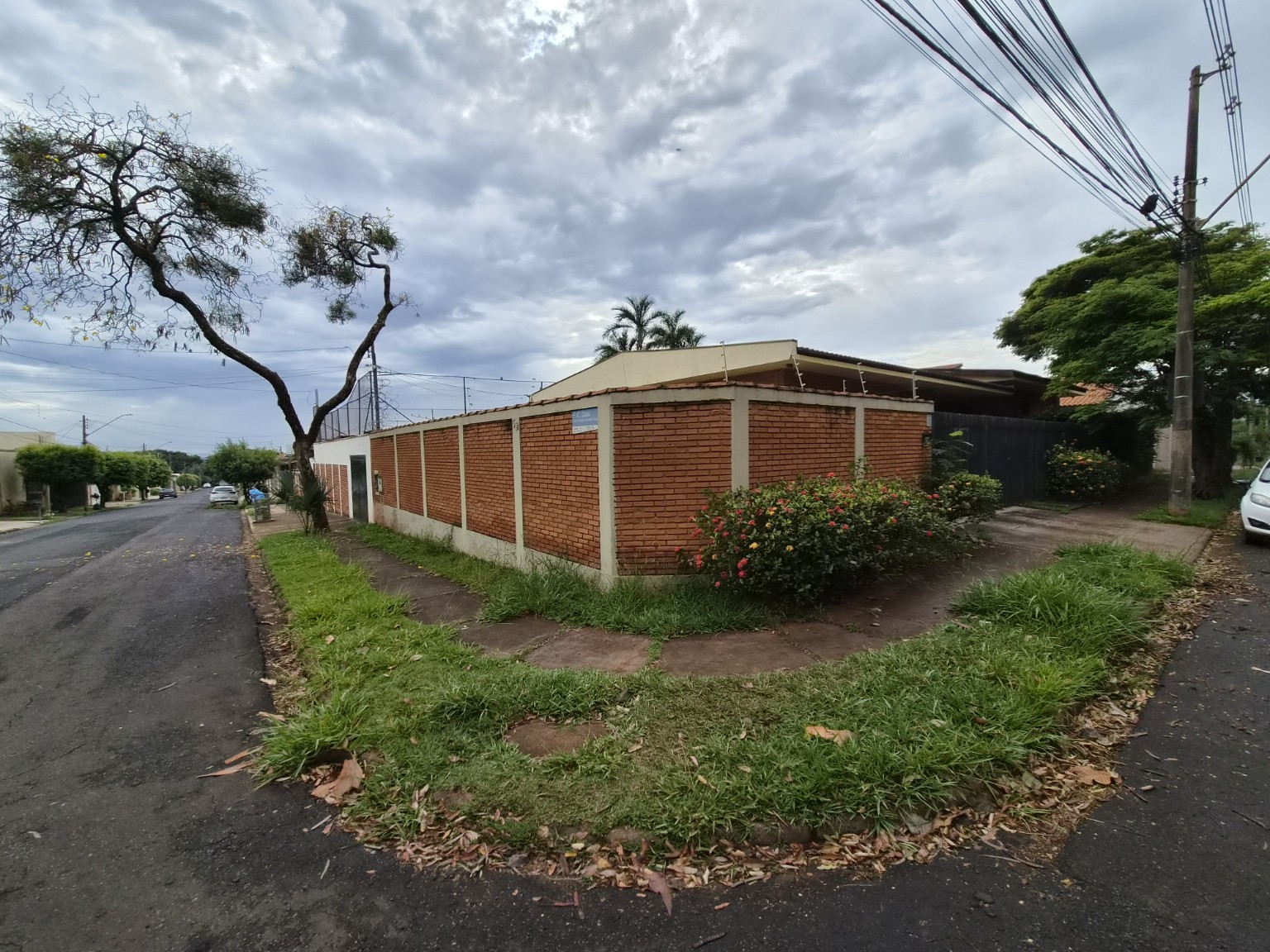 Casa de esquina com piscina no Lagoinha em Lagoinha